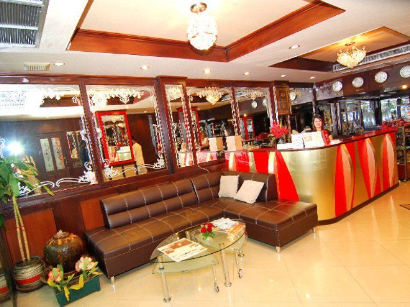 Lucky Palace Hotel Банкок Екстериор снимка